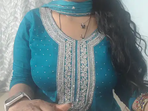 cute-priy online show from 17, 2, 2025