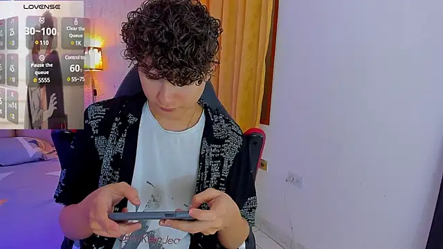 Snapshot of Nathan_Bluee chatting on 7, 2, 2025 Nathan Bluee online show from 7, 2, 2025