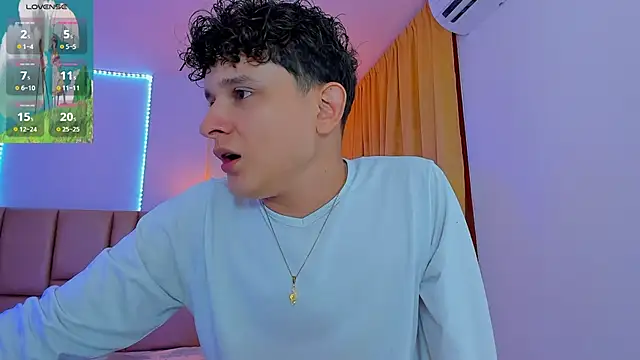 Snapshot of Nathan_Bluee chatting on 3, 3, 2025 Nathan Bluee online show from 3, 3, 2025