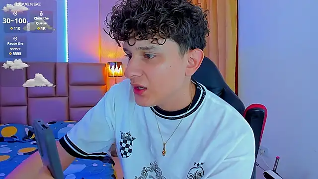 Snapshot of Nathan_Bluee chatting on 11, 3, 2025 Nathan Bluee online show from 11, 3, 2025