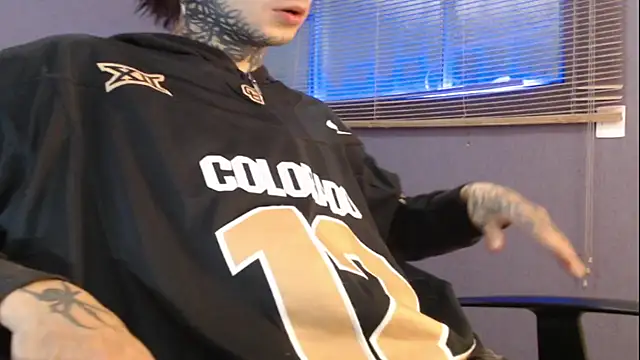 Snapshot of Andy_bapho chatting on 17, 12, 2025 Andy bapho online show from 17, 12, 2025