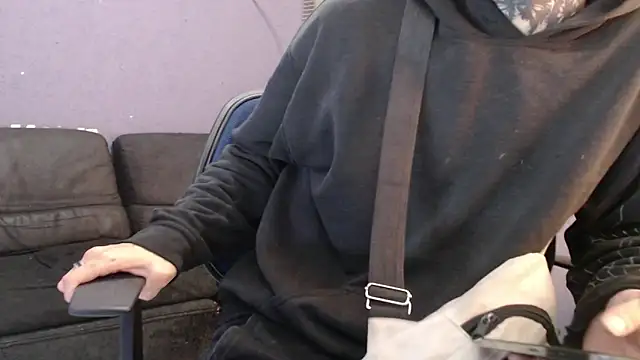 Snapshot of Andy_bapho chatting on 2, 2, 2026 Andy bapho online show from 2, 2, 2026