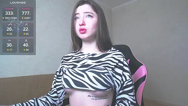 Snapshot of Luxuryalma chatting on 23, 4, 2026 Luxuryalma online show from 23, 4, 2026
