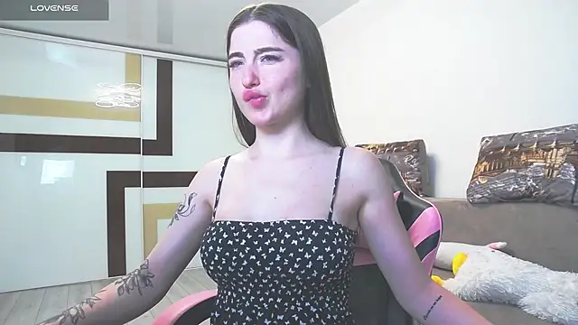 Snapshot of Luxuryalma chatting on 17, 6, 2026 Luxuryalma online show from 17, 6, 2026