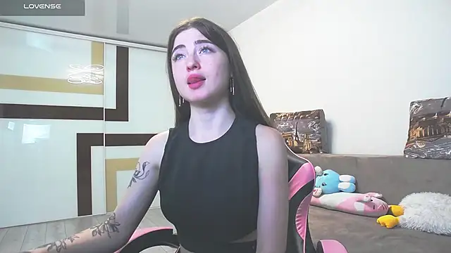 Snapshot of Luxuryalma chatting on 19, 6, 2026 Luxuryalma online show from 19, 6, 2026