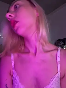 Snapshot of _urbestie_ chatting on 19, 6, 2026 urbestie online show from 19, 6, 2026