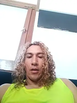 Snapshot of Greacky chatting on 21, 10, 2025 Greacky online show from 21, 10, 2025