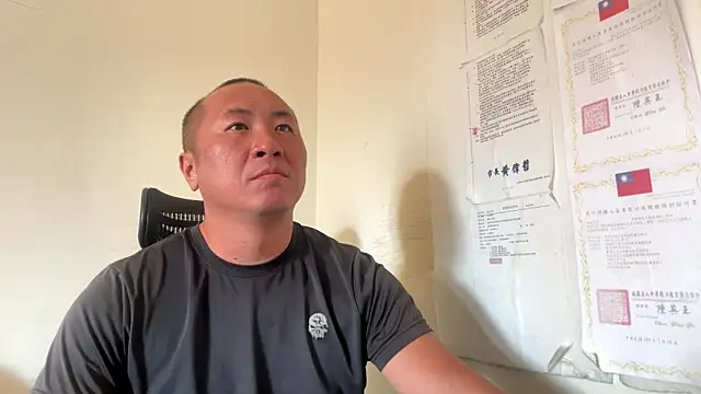 chih515 online show from 4, 11, 2025