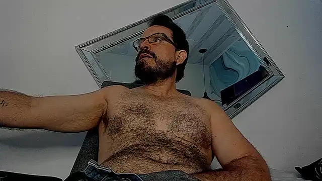 Snapshot of SbasTone_Muscle chatting on 11, 10, 2025 SbasTone Muscle online show from 11, 10, 2025