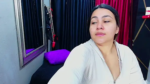 Snapshot of AmorMia chatting on 5, 2, 2025 AmorMia online show from 5, 2, 2025