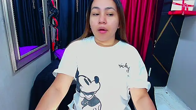 Snapshot of AmorMia chatting on 8, 2, 2025 AmorMia online show from 8, 2, 2025