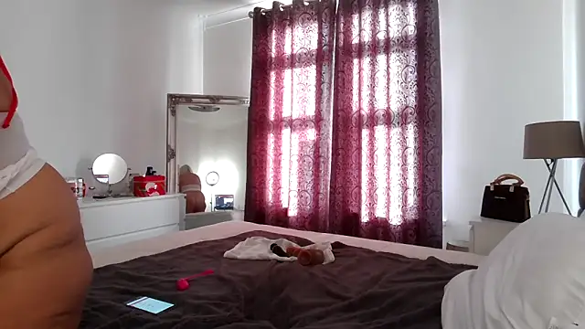 TanyaTaylor45 online show from 12, 11, 2025