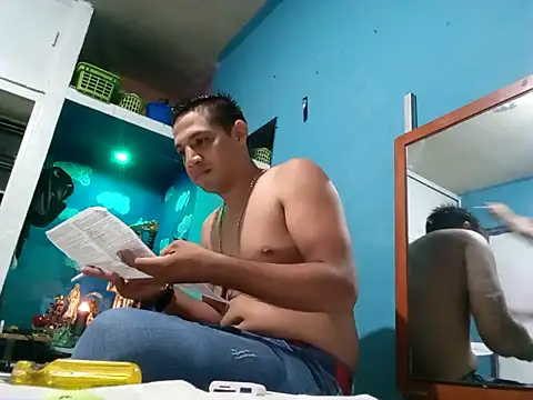 Snapshot of LiosArmando420 chatting on 15, 9, 2025 LiosArmando420 online show from 15, 9, 2025