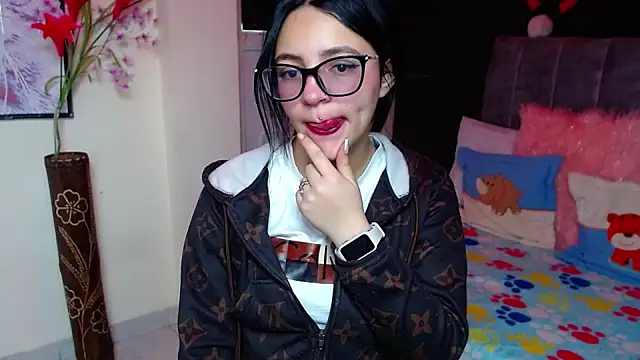 Violettasquirt online show from 21, 11, 2025