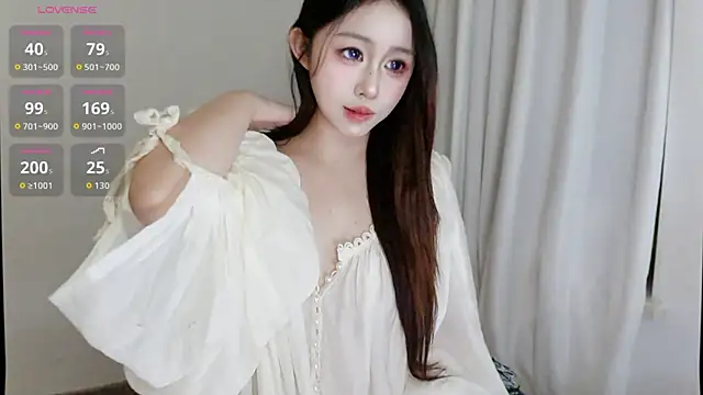 Snapshot of Hazel-11 chatting on 1, 11, 2025 Hazel-11 online show from 1, 11, 2025