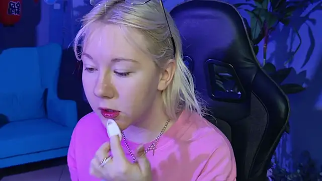 NancyMartinez online show from 18, 2, 2025