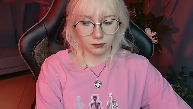 NancyMartinez online show from 18, 2, 2025