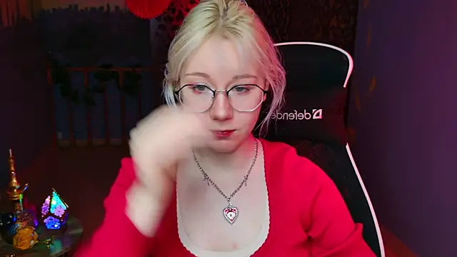 NancyMartinez online show from 19, 2, 2025