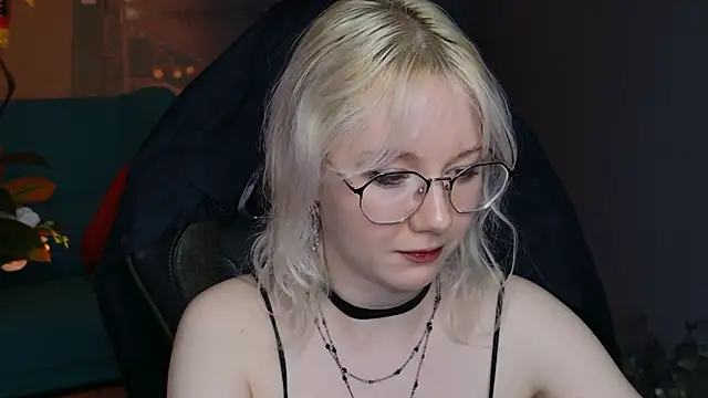 NancyMartinez online show from 21, 2, 2025