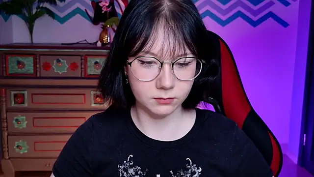 NancyMartinez online show from 18, 10, 2025