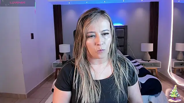 Snapshot of Susann_Ross chatting on 18, 12, 2025 Susann Ross online show from 18, 12, 2025