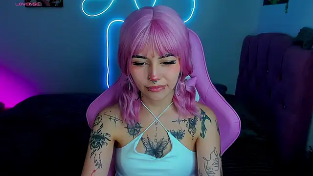 adri tom44 online show from 5, 12, 2024