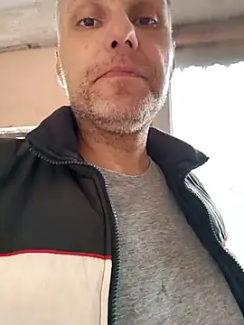 Pineapple04 online show from 10, 9, 2025