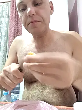 Pineapple04 online show from 23, 9, 2025