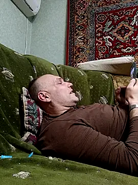 Pineapple04 online show from 17, 12, 2025