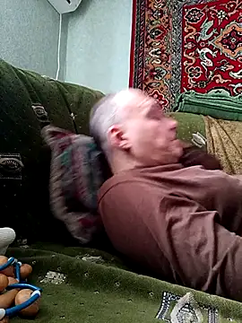 Pineapple04 online show from 8, 2, 2026