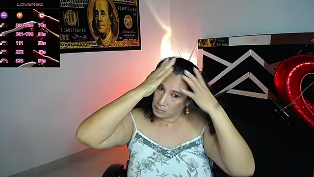Snapshot of sussy_lee_ chatting on 19, 2, 2025 sussy lee online show from 19, 2, 2025
