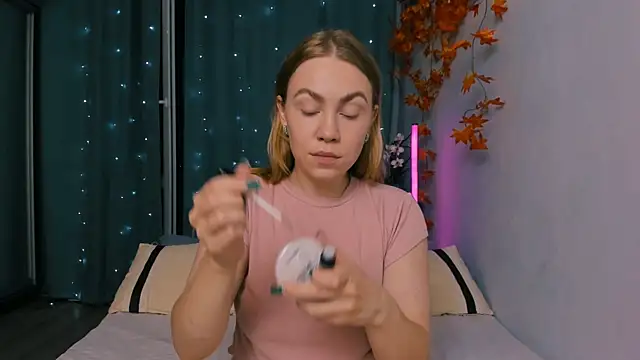 InsatiableFoxX online show from 21, 9, 2025