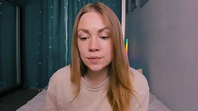 InsatiableFoxX online show from 23, 4, 2026