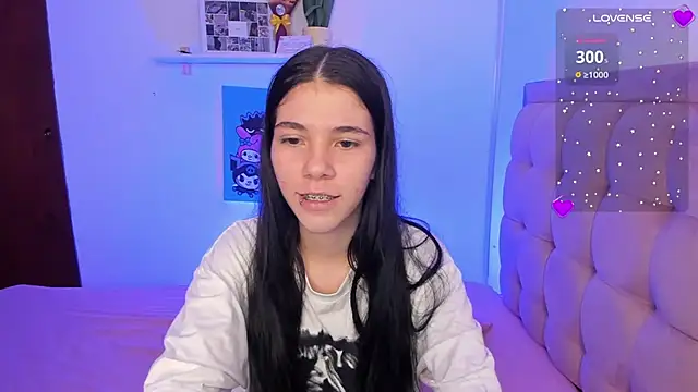 Snapshot of sofi_cute01 chatting on 6, 3, 2025 sofi cute01 online show from 6, 3, 2025