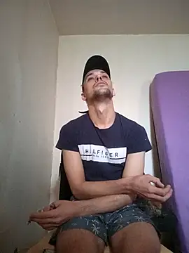 Snapshot of kx93 chatting on 9, 11, 2025 kx93 online show from 9, 11, 2025