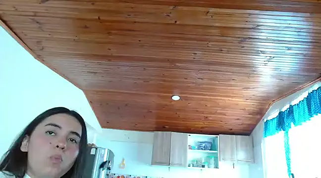 Cuty sexy hot online show from 31, 12, 2024