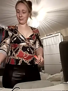 Snapshot of Teagan_B chatting on 6, 1, 2025 Teagan B online show from 6, 1, 2025