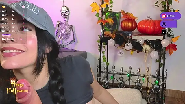 Snapshot of Soffimoon_ chatting on 8, 11, 2025 Soffimoon online show from 8, 11, 2025