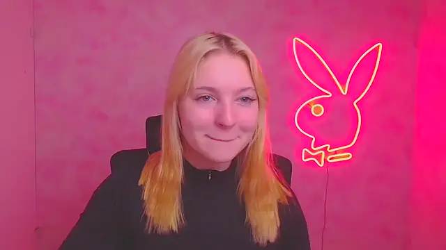 Snapshot of Milka_kiss_ chatting on 28, 10, 2025 Milka kiss online show from 28, 10, 2025