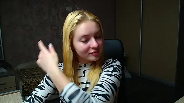 Snapshot of Milka_kiss_ chatting on 16, 12, 2025 Milka kiss online show from 16, 12, 2025