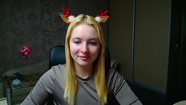 Snapshot of Milka_kiss_ chatting on 19, 12, 2025 Milka kiss online show from 19, 12, 2025