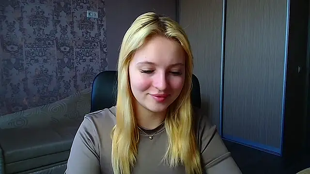 Snapshot of Milka_kiss_ chatting on 9, 2, 2026 Milka kiss online show from 9, 2, 2026