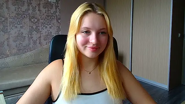 Snapshot of Milka_kiss_ chatting on 13, 7, 2026 Milka kiss online show from 13, 7, 2026