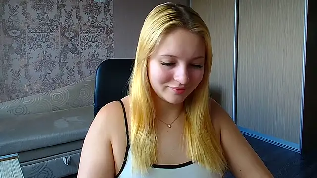 Snapshot of Milka_kiss_ chatting on 15, 7, 2026 Milka kiss online show from 15, 7, 2026