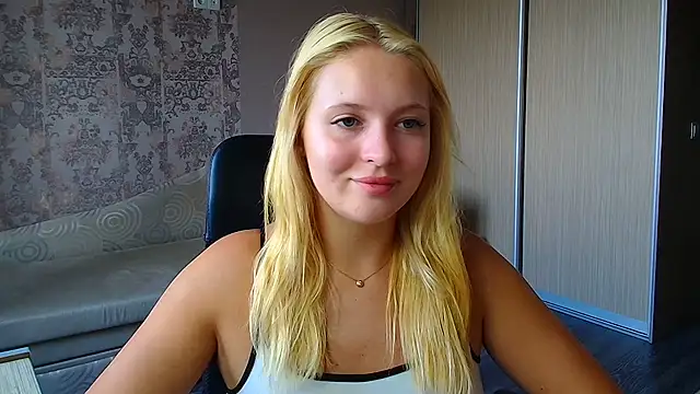Snapshot of Milka_kiss_ chatting on 4, 8, 2026 Milka kiss online show from 4, 8, 2026