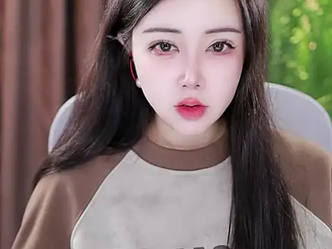 Qiaoqiao  online show from 24, 1, 2025