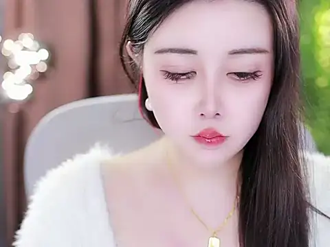 Qiaoqiao  online show from 12, 2, 2025