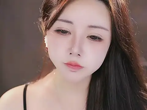 Qiaoqiao  online show from 7, 11, 2025