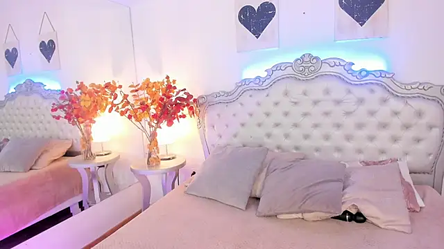 NiaColusi online show from 17, 11, 2025