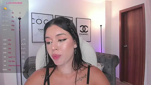 zoee jackson online show from 20, 1, 2025